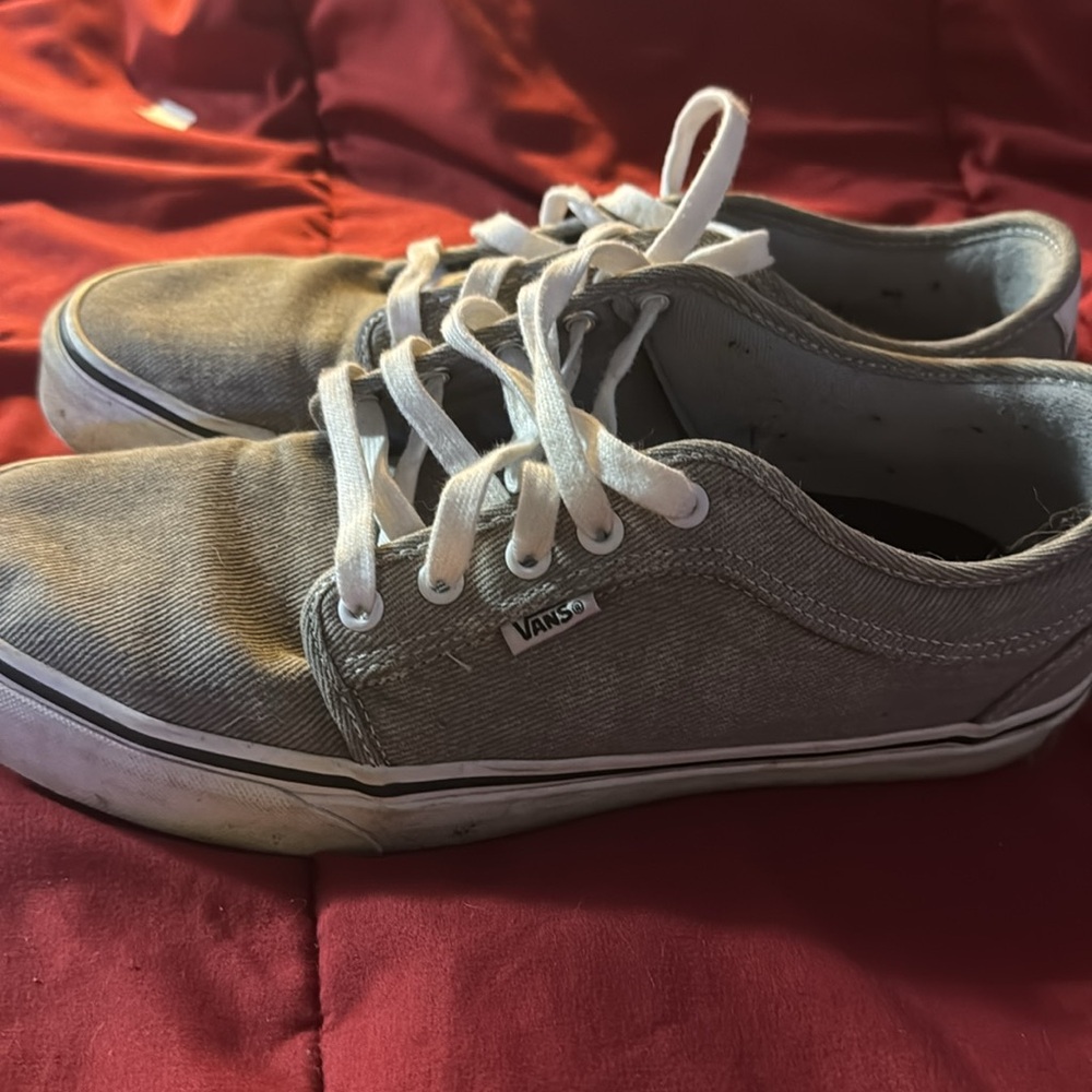 Vans - Picture 2 of 4